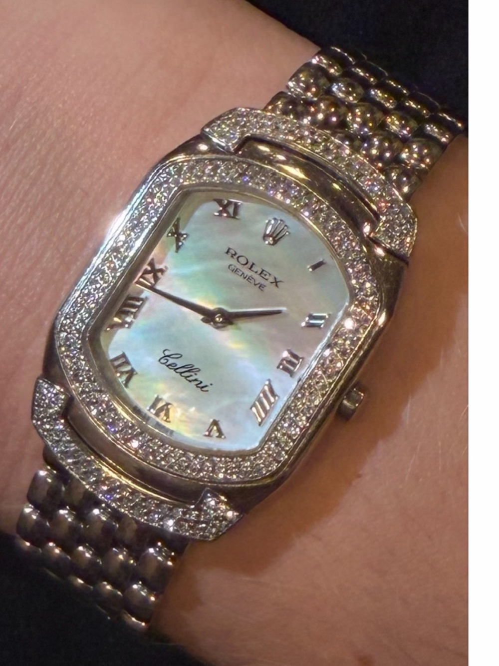 Rolex Cellini Mother-of-Pearl Dial Diamond Bezel Watch - 18k white gold - Picture 4 of 8